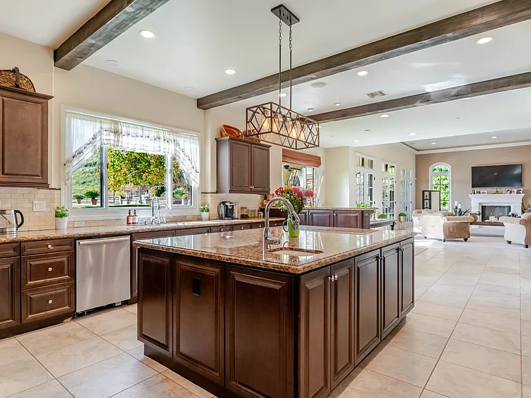 10817 W Stallion Ranch Rd — Photo 18