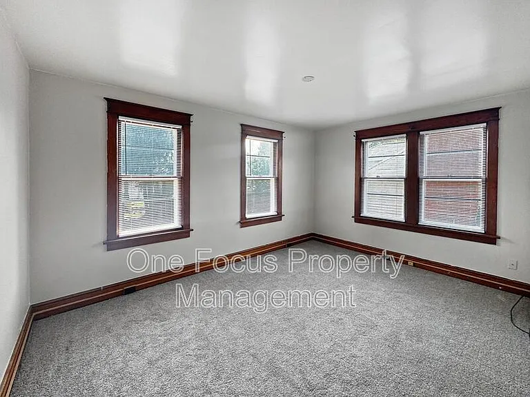 1414 Park Ave — Photo 8