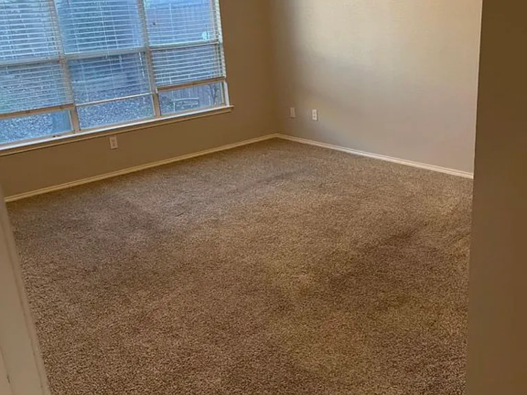 208 Forestview Rd — Photo 6