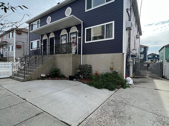 2nd image of 147 Beach 97th St #3