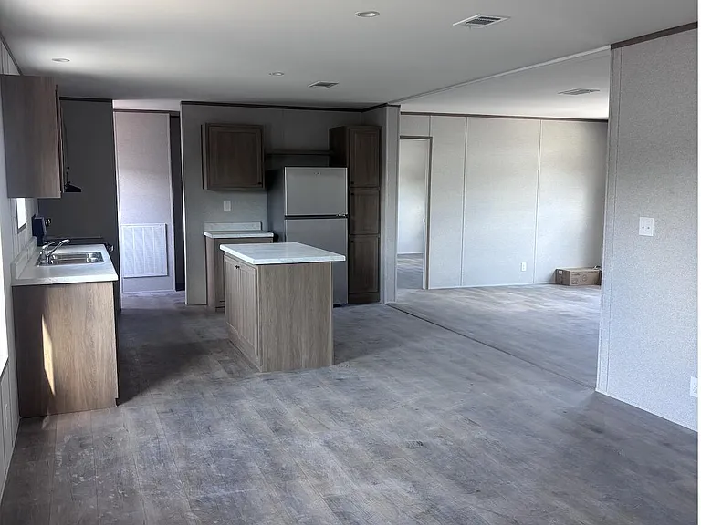 7480 SE Eagle Ave — Photo 6