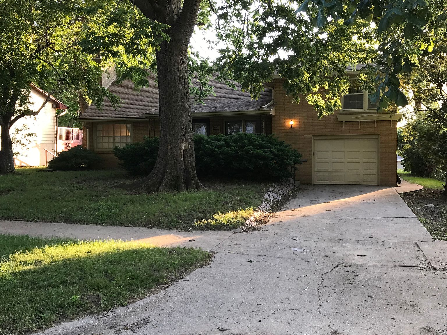 2929 Nebraska St, Sioux City, IA 51104 Zillow