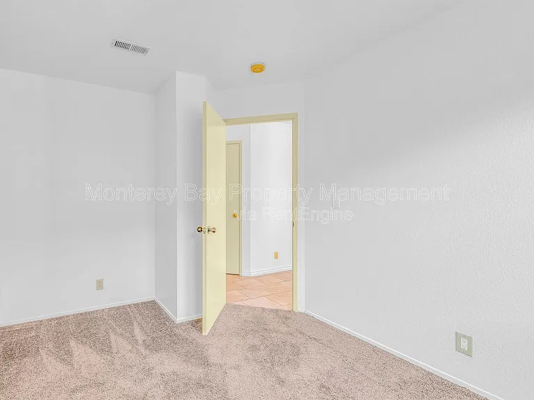 143 Seal Ct — Photo 6