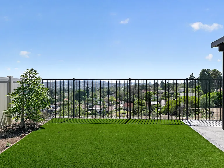 17296 Abbey Rd — Photo 44