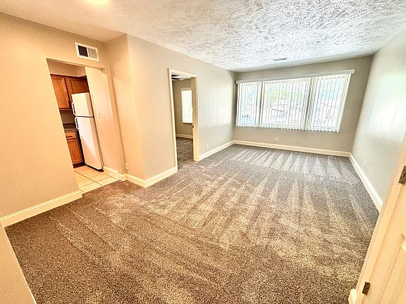 3rd image of 1531 D St APT 1