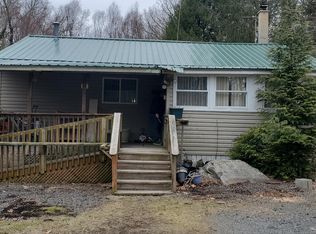 219 Rock Hill Dr, Dingmans Ferry, PA 18328