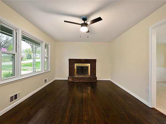 4th image of 4705 Vermont Ave