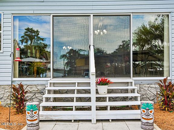 3rd image of 113 S LAKE GEORGE Drive