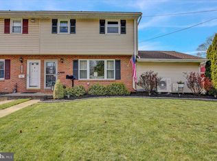 202 S Elm St, Robesonia, PA 19551