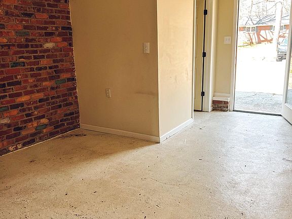 3rd image of 101 Guilford Pl