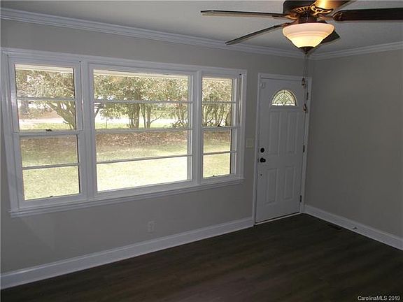 2nd image of 2217 N Driftwood Ln