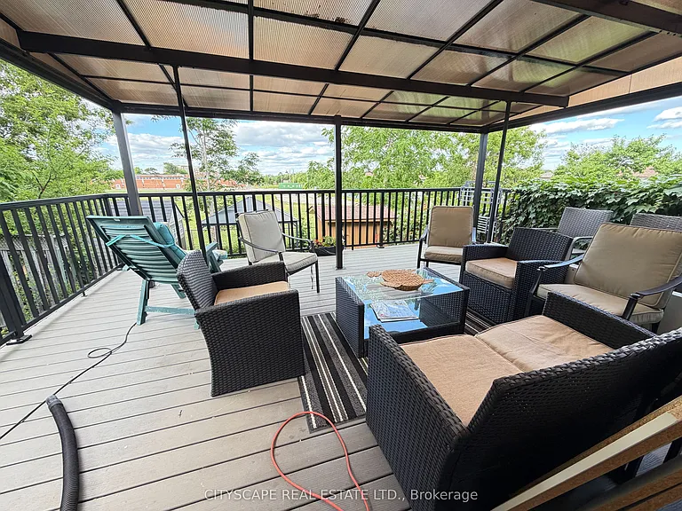 135 Bonham Blvd #UPPER — Photo 30