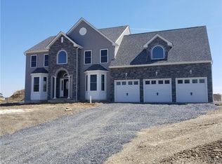 221 Danbury Ave, Bushkill Township, PA