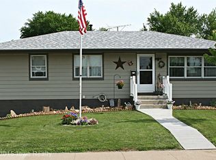 213 E Pleasant St, Knoxville, IA 50138
