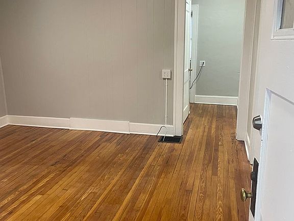 2nd image of 2915 Mount Pleasant Blvd