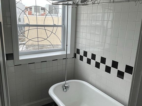 4th image of 11 W Girard Ave APT 3