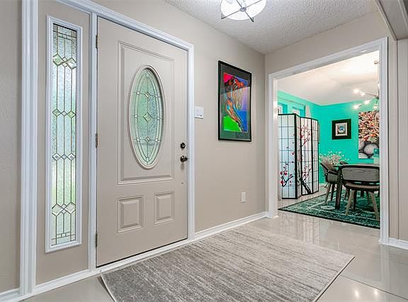 4th image of 605 Lake Meadows Dr