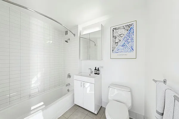 Rented by Greystar | media 60