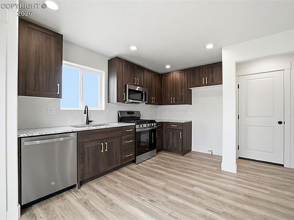 3rd image of 830 Keystone Loop
