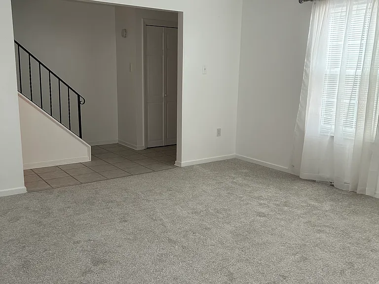Living room/Hallway