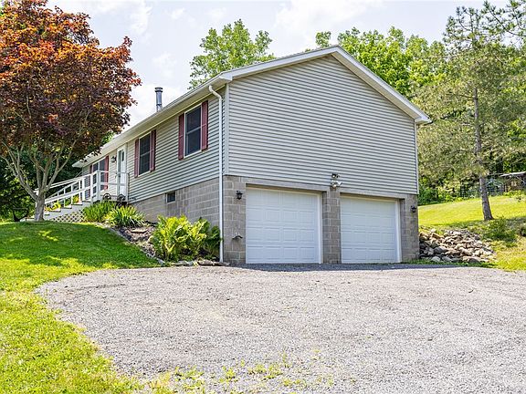 3rd image of 4618 Cole Rd