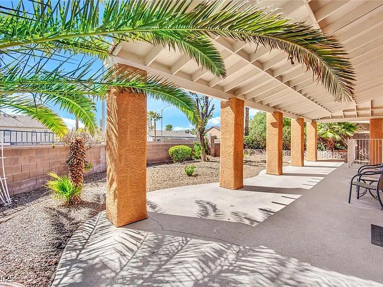 9677 Casper Peak Ct — Photo 40