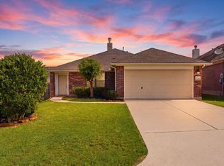 2304 Oakleaf Hills Cir, Conroe, TX 77304