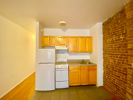 Rented by Crosstown Apartments NYC | media 17