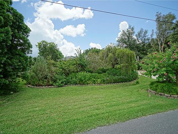 2nd image of 745 Arundel Cir