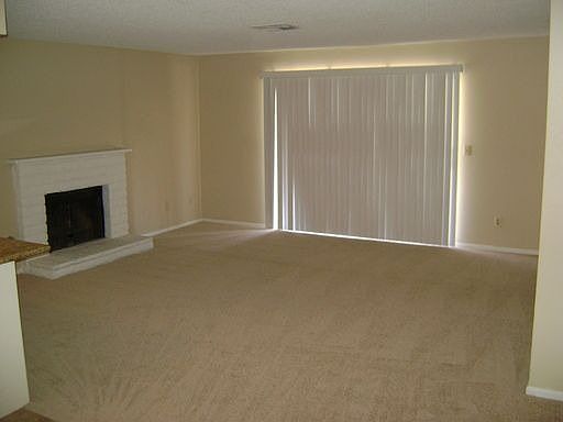 3rd image of 4009 E Baltimore Ave