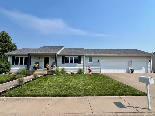 908 Winchester Dr, Pierre, SD 57501