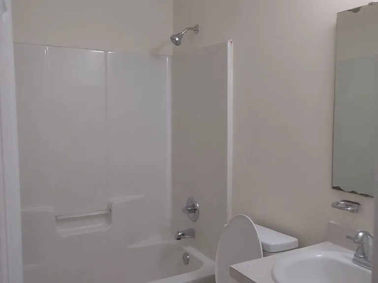 643 Folkstone Rd — Photo 18