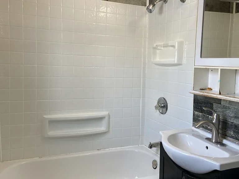 334 Albert St E — Photo 2