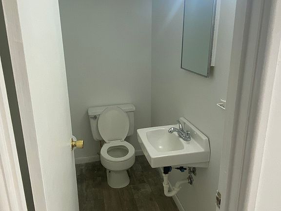 4th image of 2497 N Mill St #I