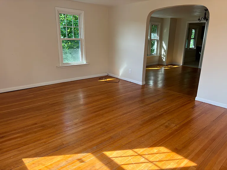 405 Willis Ave #2 — Photo 26