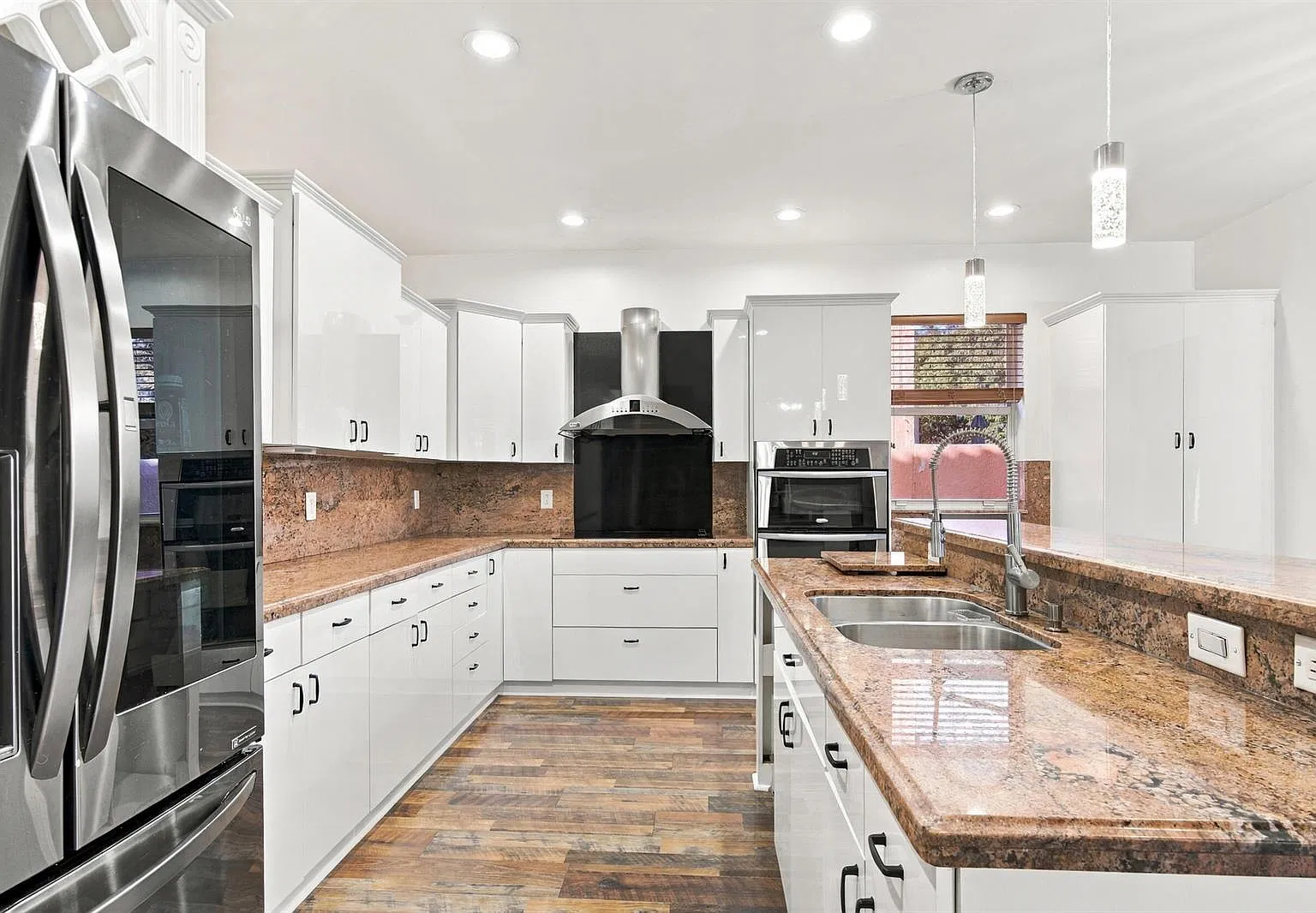 4 bed, 2.5 bath, 2488 sqft, $4,300 — Photo 3