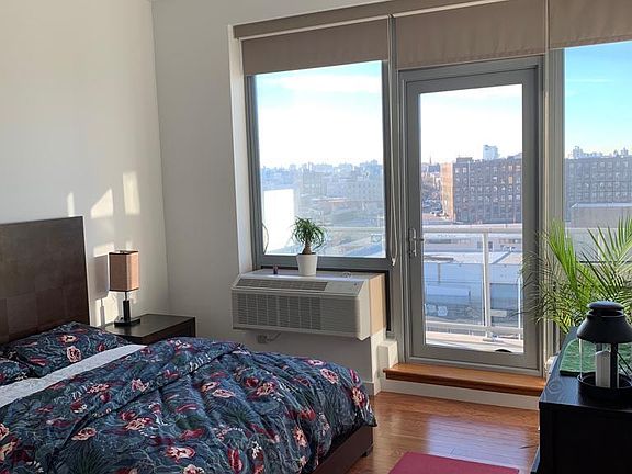 5th image of 549 Borden Ave APT 8L