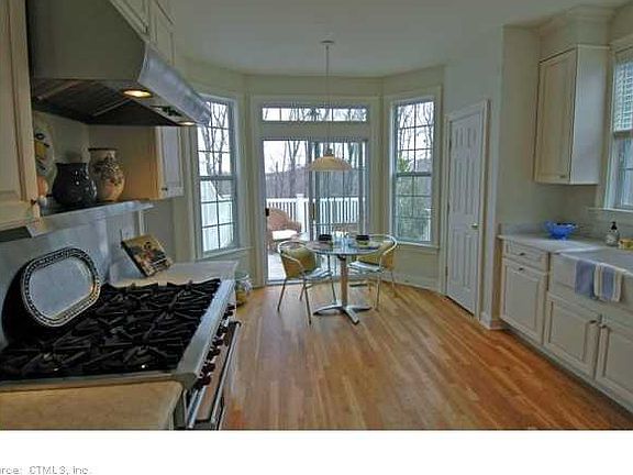 4th image of 290 Hunter Dr