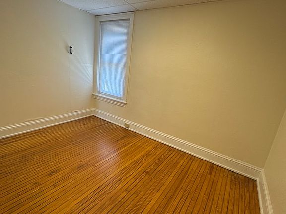 3rd image of 326 E Broad St