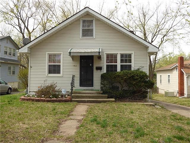 1st image of 1902 S Maywood Ave
