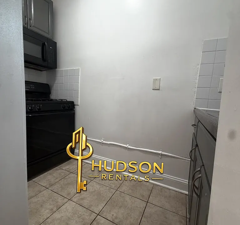 544-546 Bergen Ave #E6
