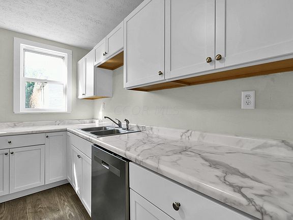 3rd image of 130 Beulah Ave