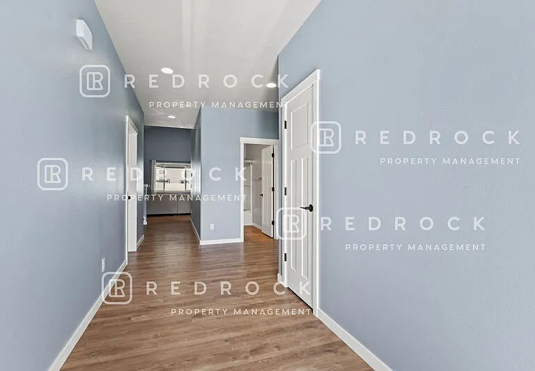 1725 N Meyers Ct — Photo 8