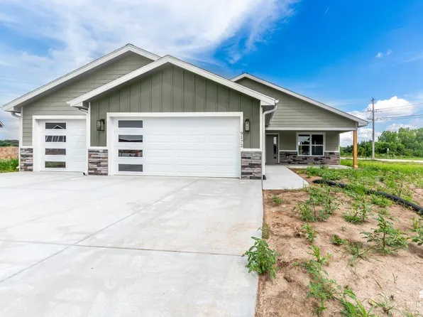 9172 Grammar Ct, Manhattan, KS 66502