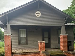 613 W 9th St, Ada, OK 74820