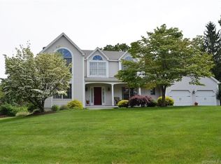 3 White Swan Dr, New Milford, CT 06776