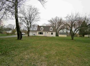 7868 Old River Rd, Rockford, IL 61103