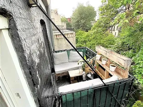 310 Clermont Avenue image 6 of 6