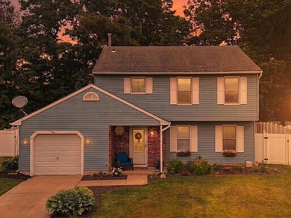 4th image of 23 Chapel Cir