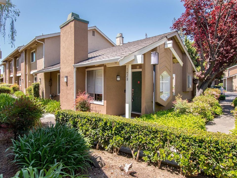 1st image of 1628 Seacreek Way